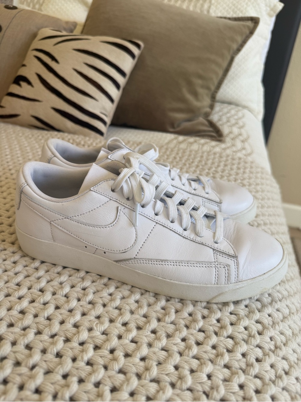 Nike Women's All-White Leather Low-Top Fashion Sneakers Size 9
